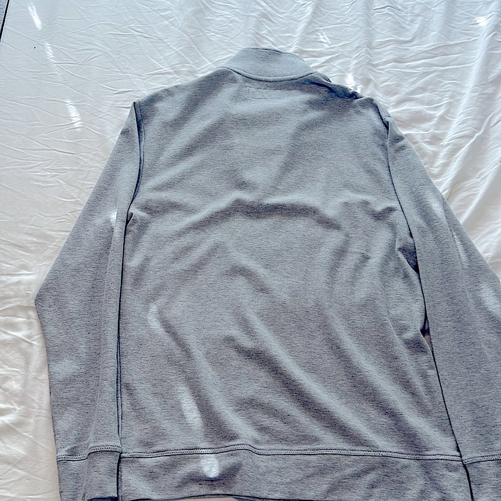 Vineyard Vines Gray Pull Over - image 2